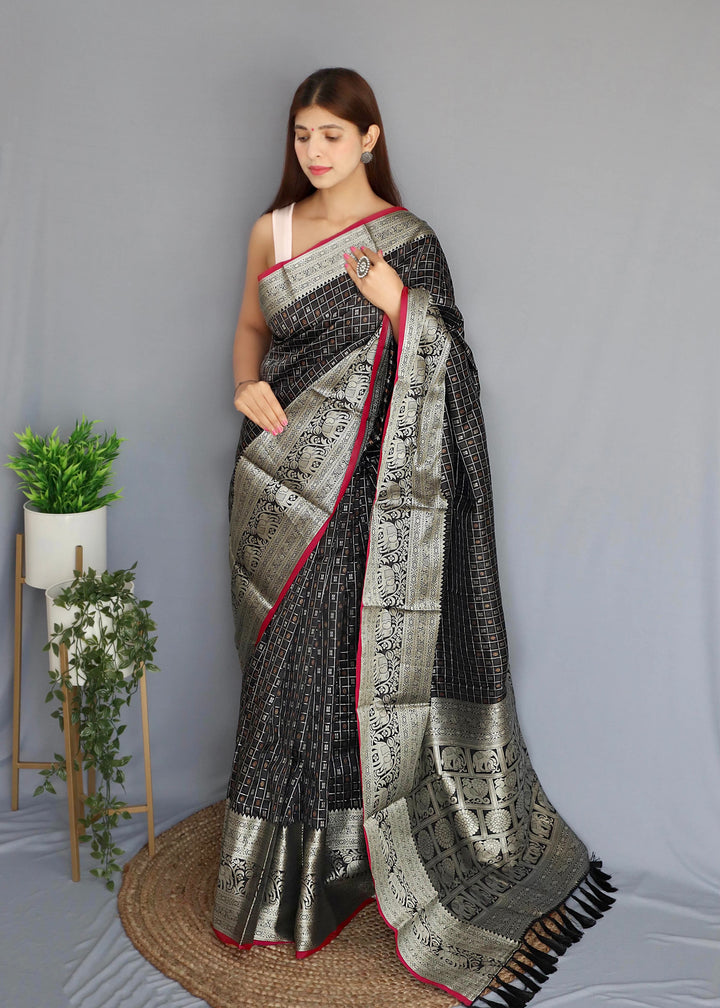 ready to wear saree,readymade saree,one minute saree, 1 minute saree, stitched saree, pre pleated saree , pre draped saree
