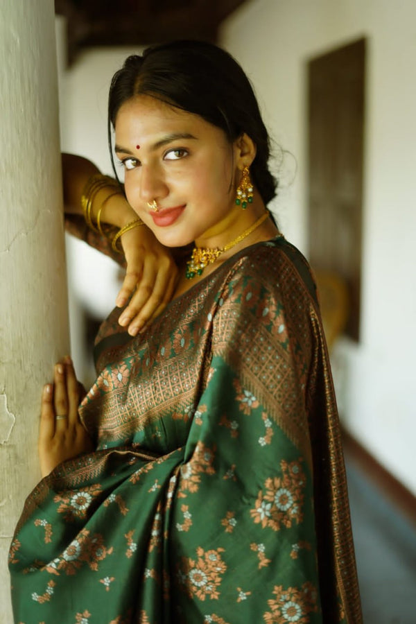 Ready-to-Wear Green Banarasi Soft Silk Saree | Effortless Elegance | Traditional Opulence